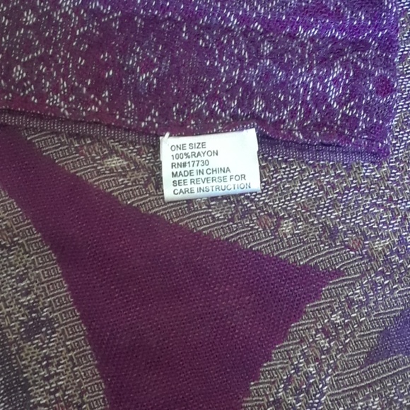 Shawl - Picture 2 of 3